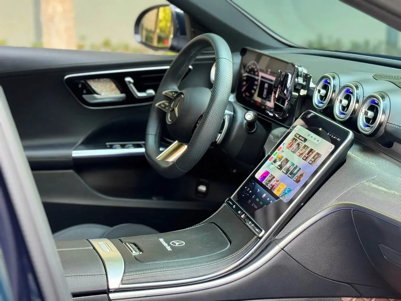 Mercedes-Benz C-Class 2024 — Photo 19/20