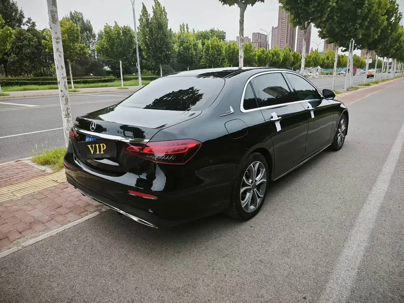 Mercedes-Benz E-Class 2021 — Photo 2/17