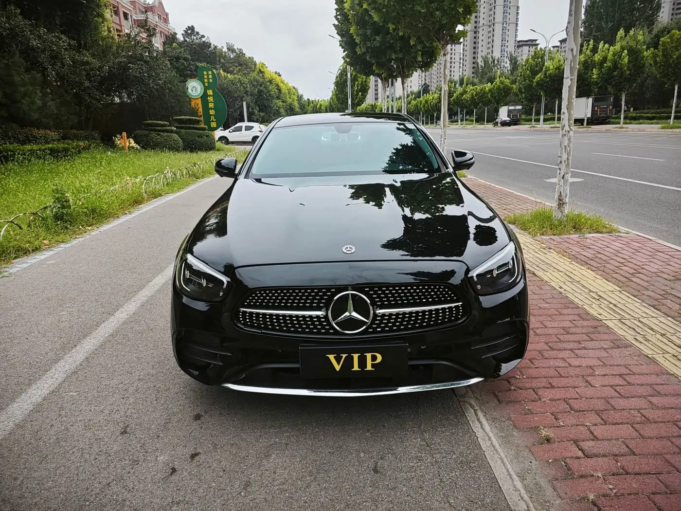 Mercedes-Benz E-Class 2021 — Photo 6/17