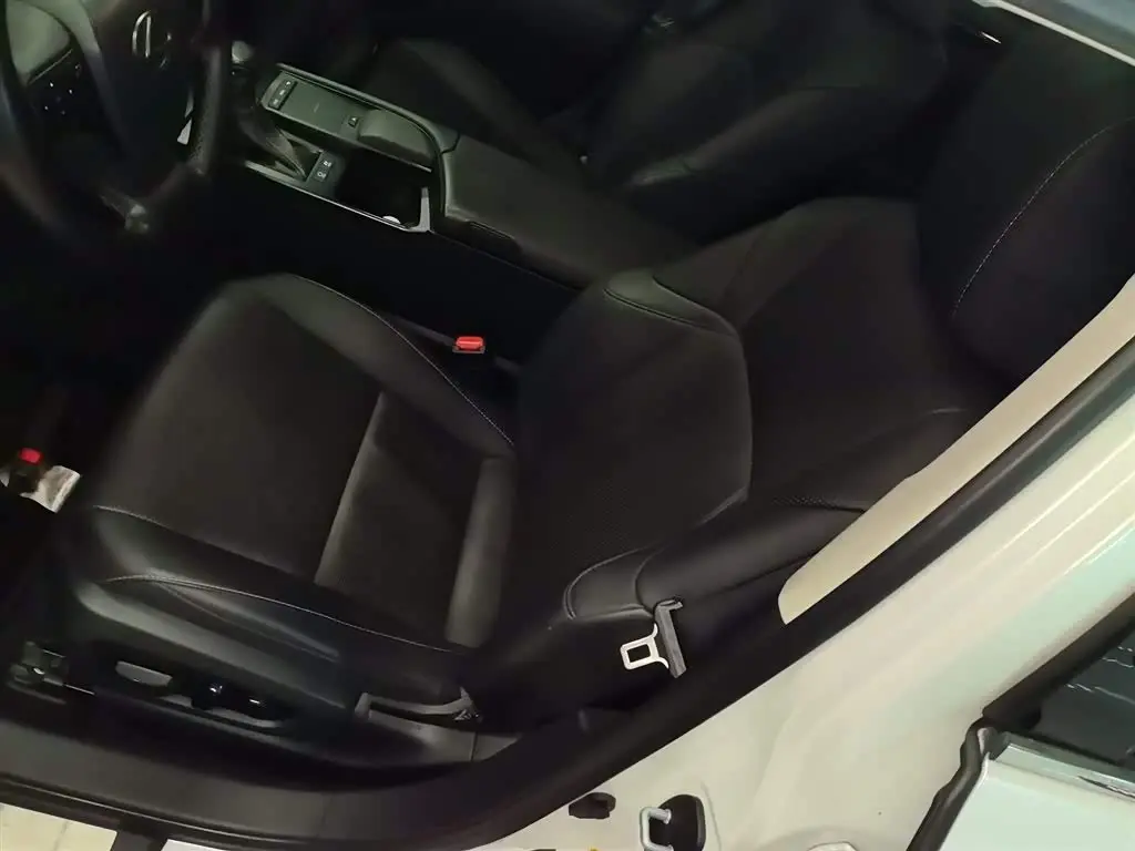 Lexus ES 2018 — Şəkil 9/20