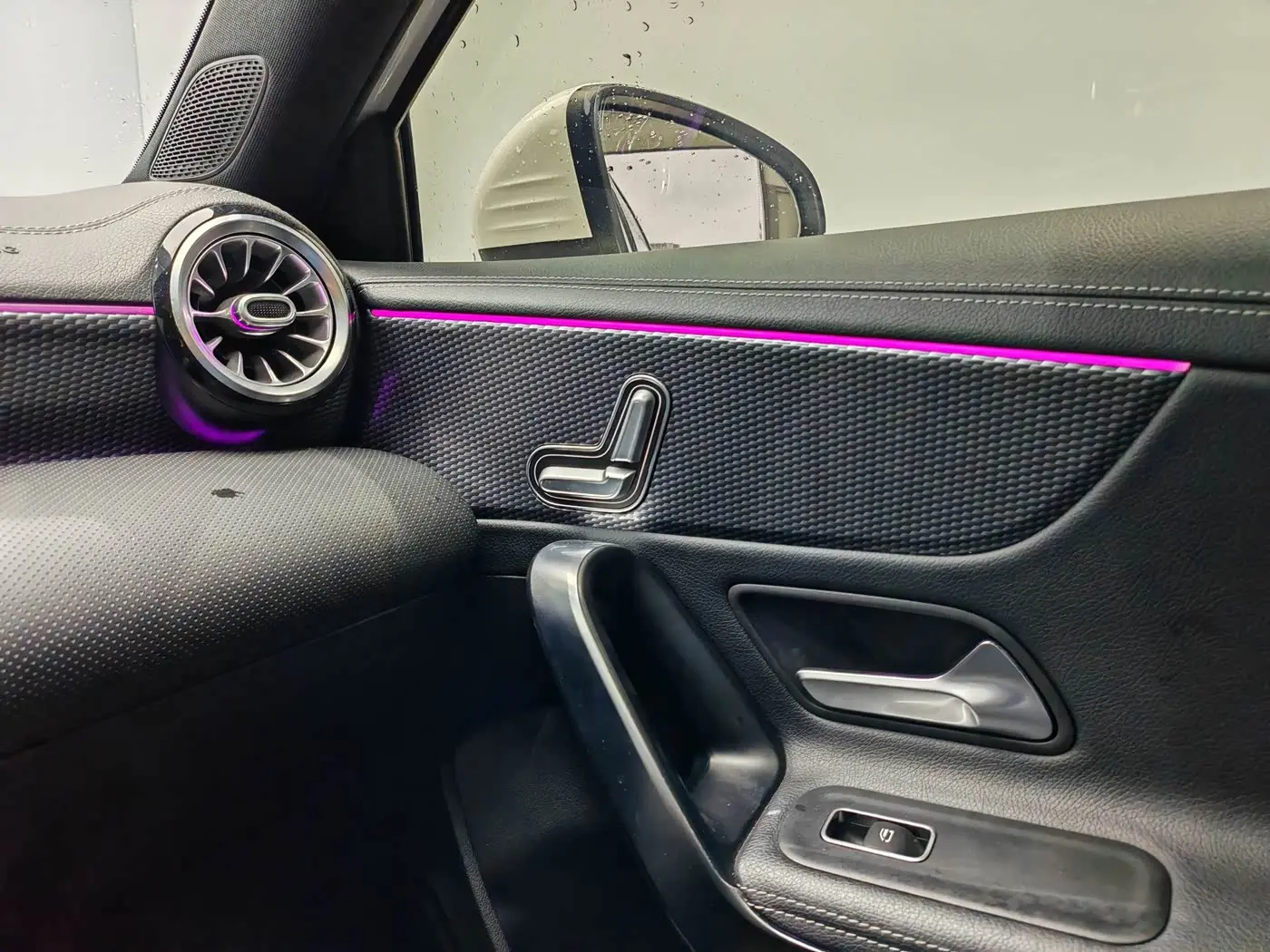 Mercedes-Benz A-Class 2020 — Фото 17/20