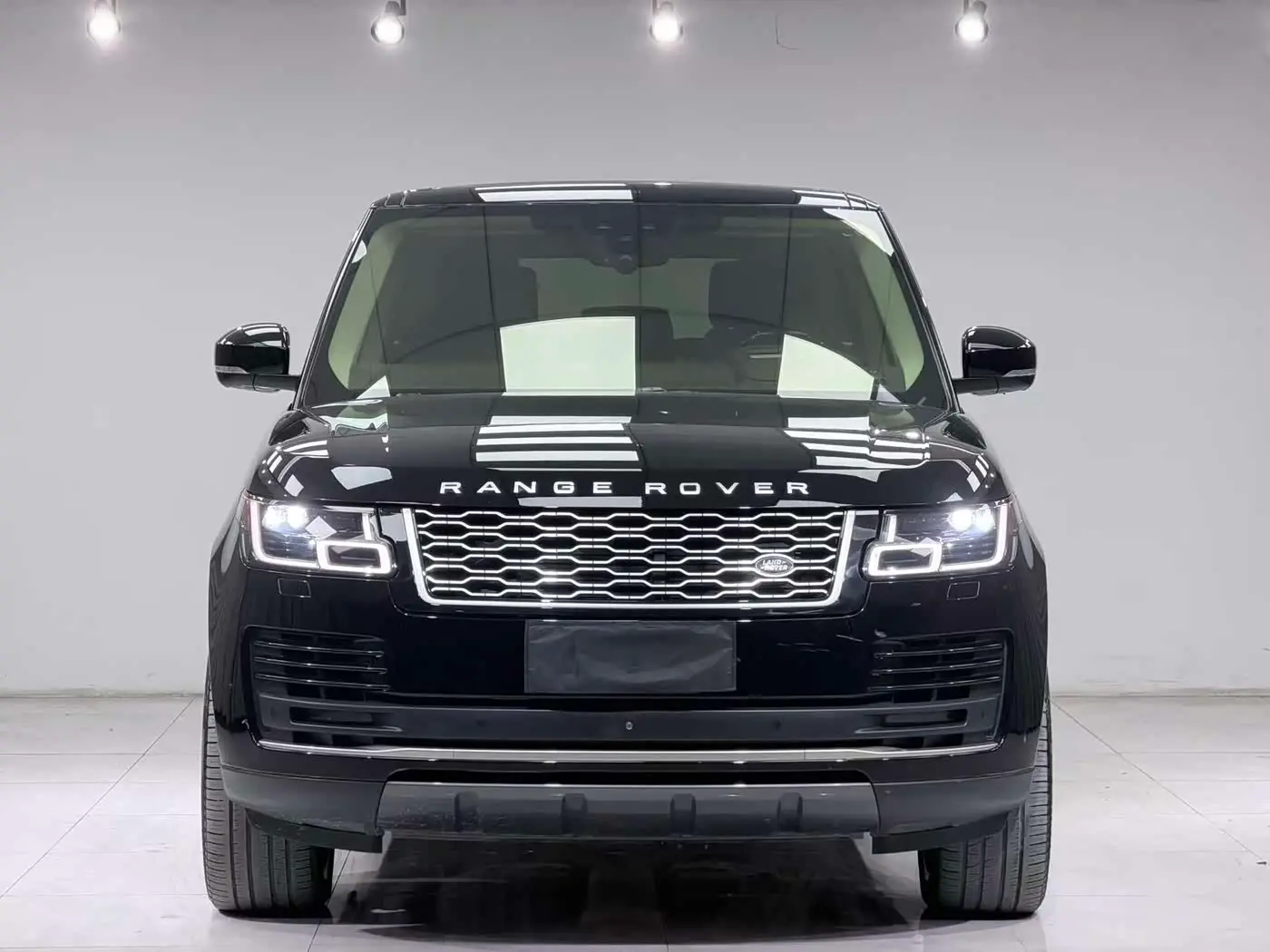 Land Rover Range Rover 2019 — Photo 1/13