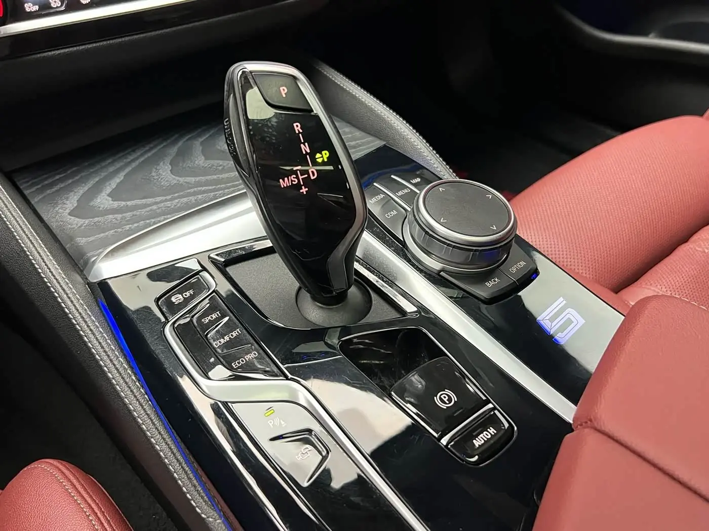 BMW 5 Series 2021 — Photo 16/20