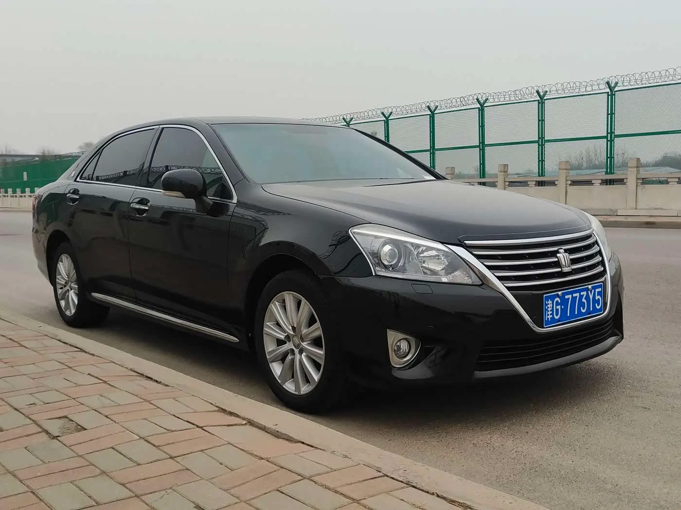 Toyota Crown 2012 — Şəkil 3/20