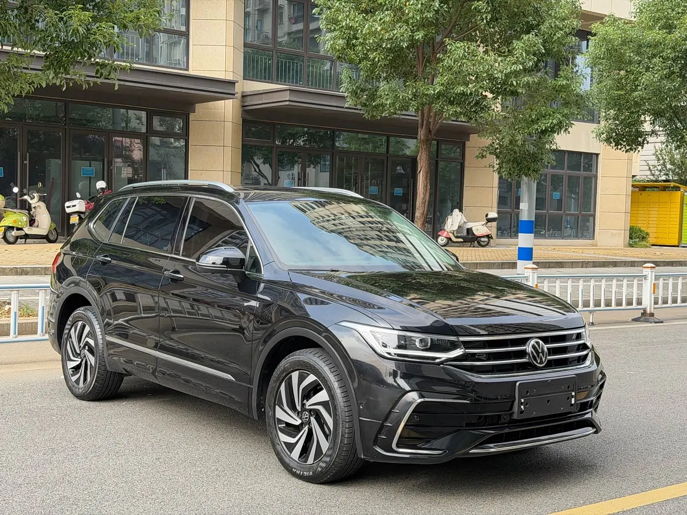 Volkswagen Tiguan L 2024 — Şəkil 3/11