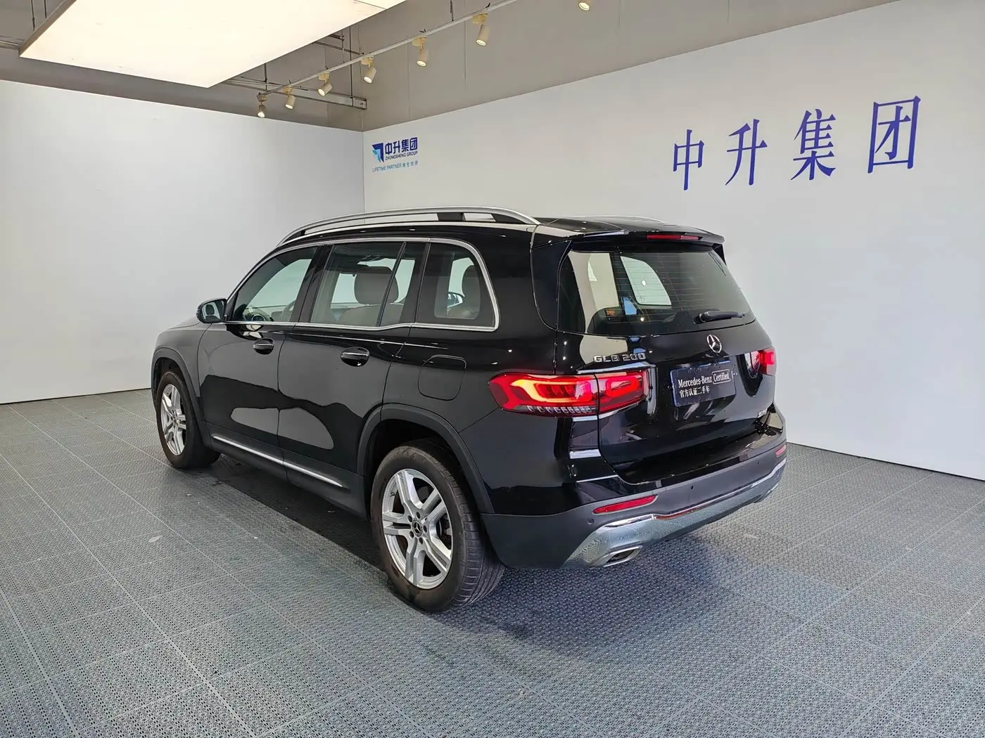 Mercedes-Benz GLB 2023 — Фото 4/19