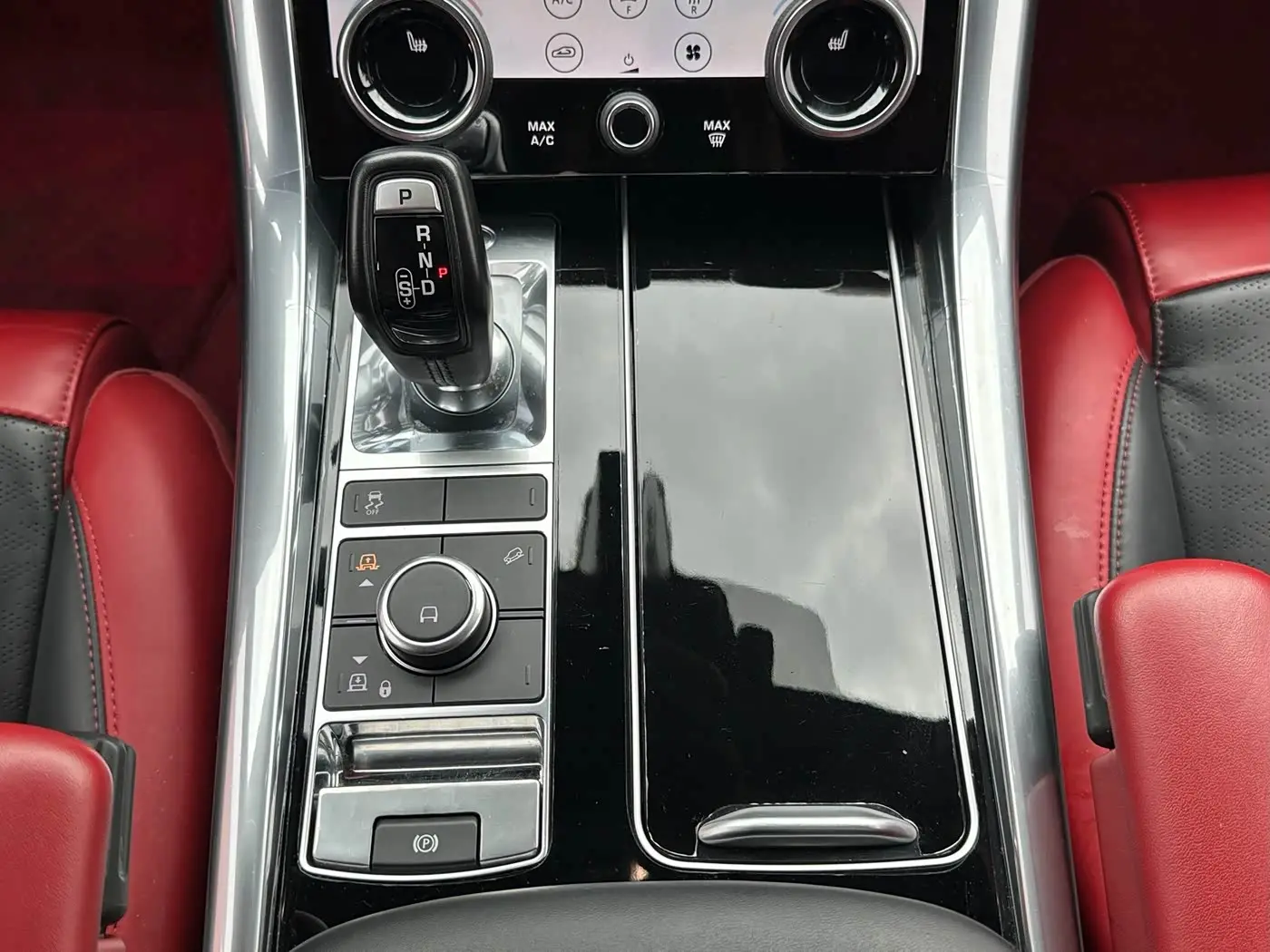Land Rover Range Rover Sport 2018 — Photo 17/18