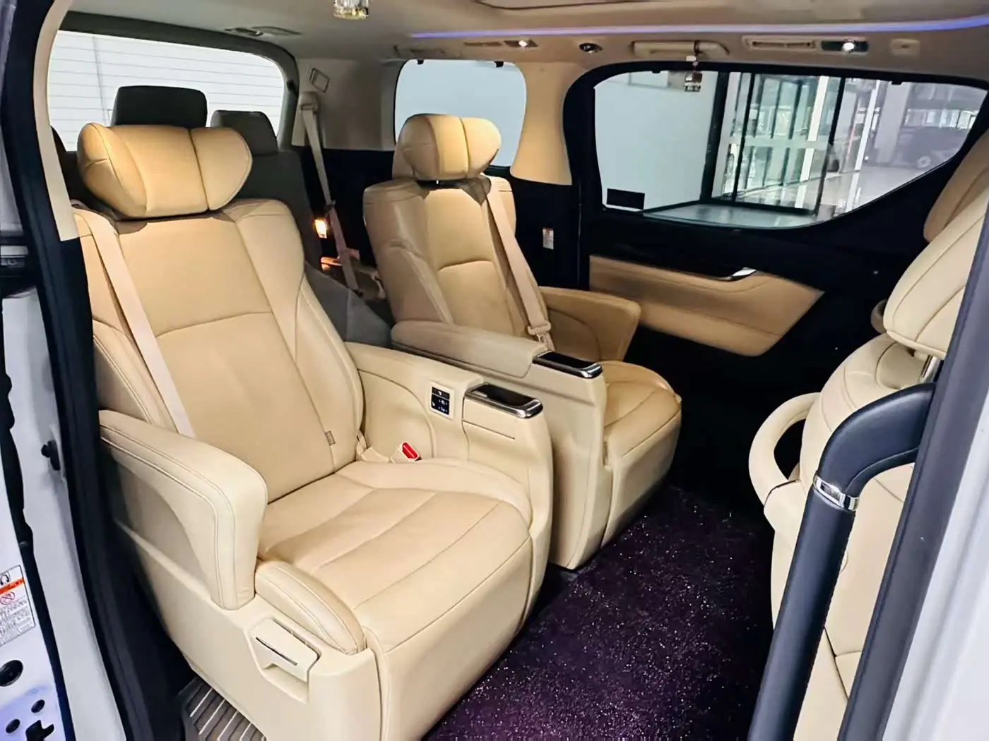 Toyota Alphard 2018 — Şəkil 15/20