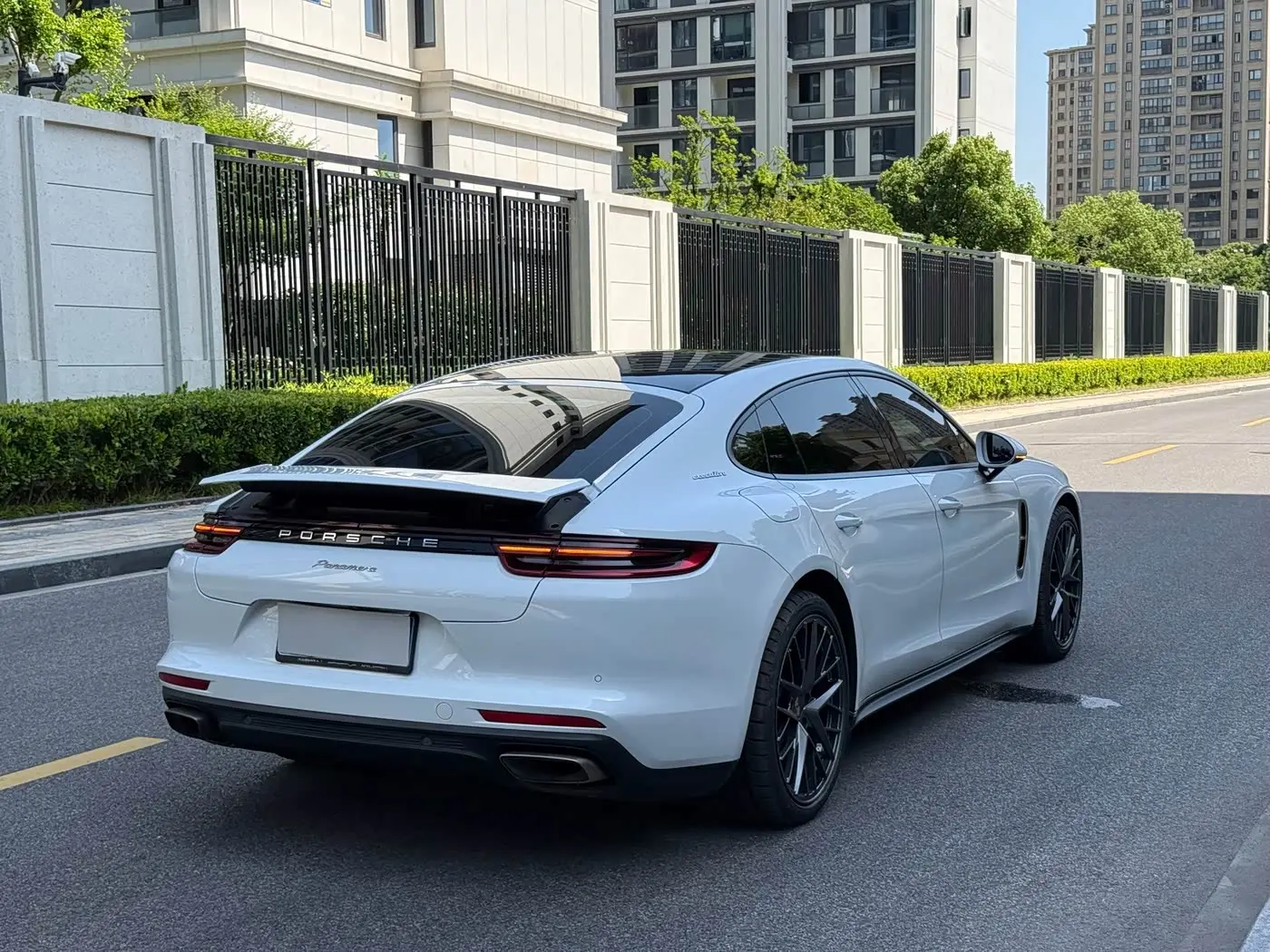 Porsche Panamera 2018 — Photo 6/20