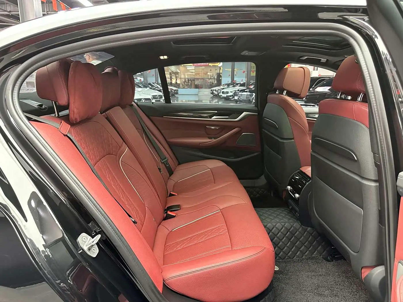 BMW 5 Series 2022 — Şəkil 7/9