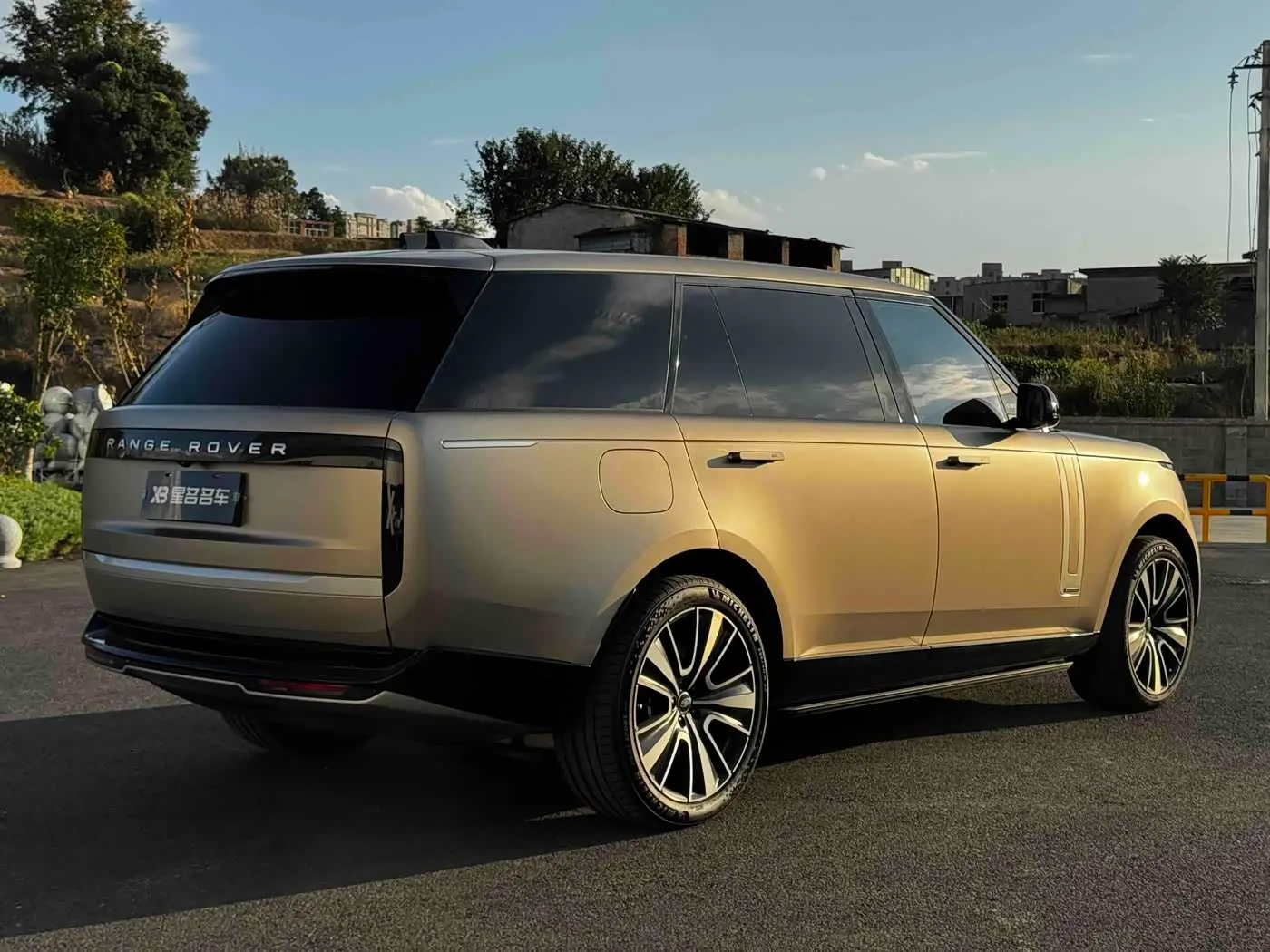 Land Rover Range Rover 2023 — Фото 17/19