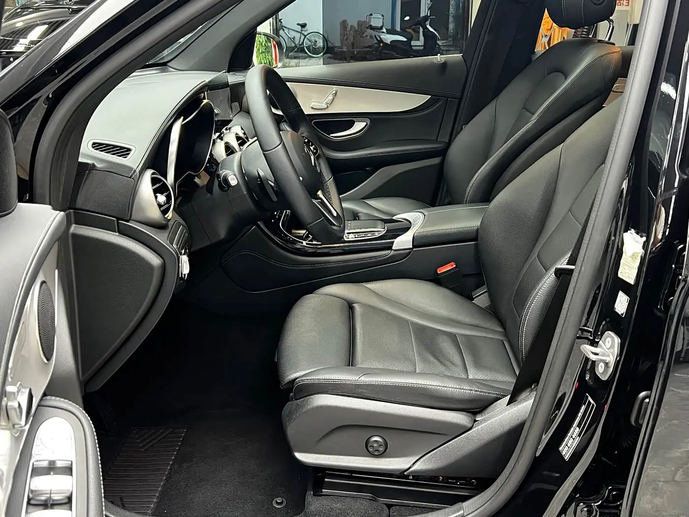 Mercedes-Benz GLC 2020 — ფოტო 12/20