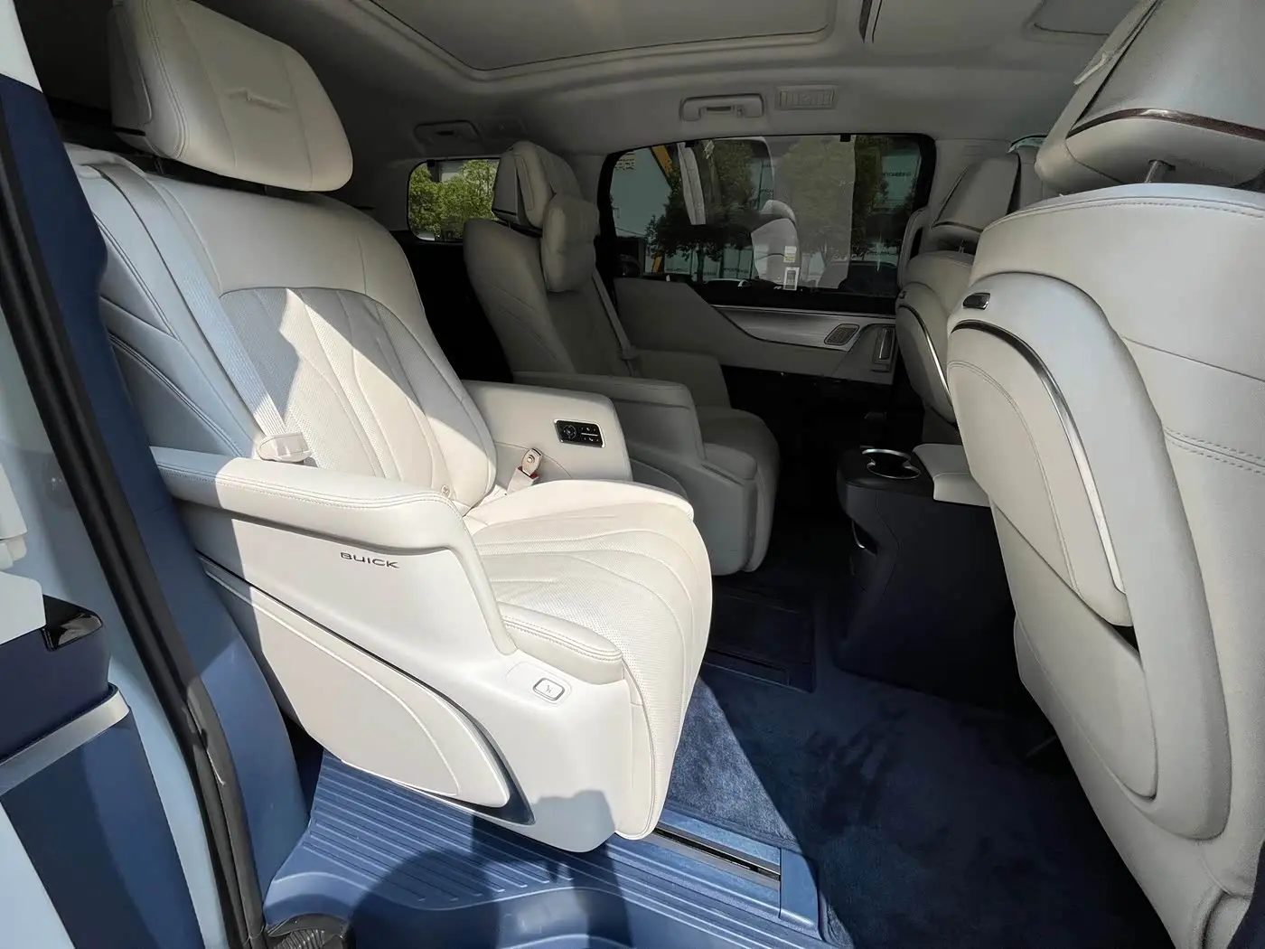 Buick GL8 New Energy 2024 — Şəkil 13/20