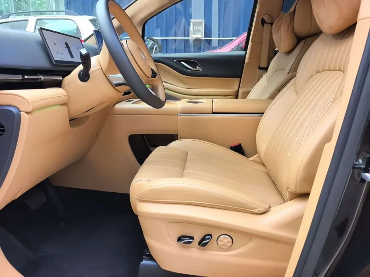 Voyah Auto Voyah Dreamer 2024 — Photo 3/12