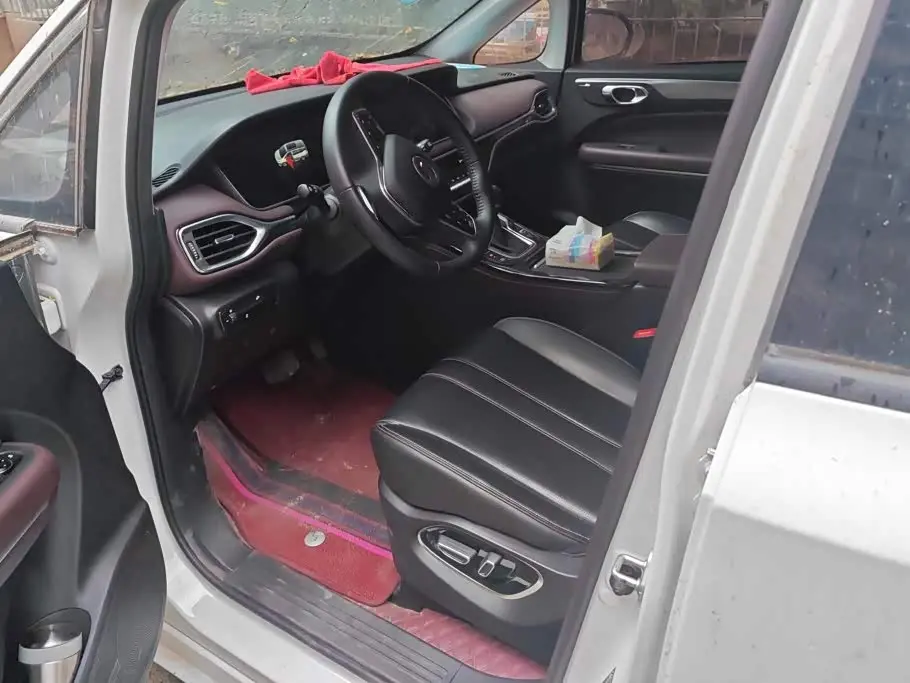GAC Trumpchi Trumpchi M6 2023 — Фото 9/16