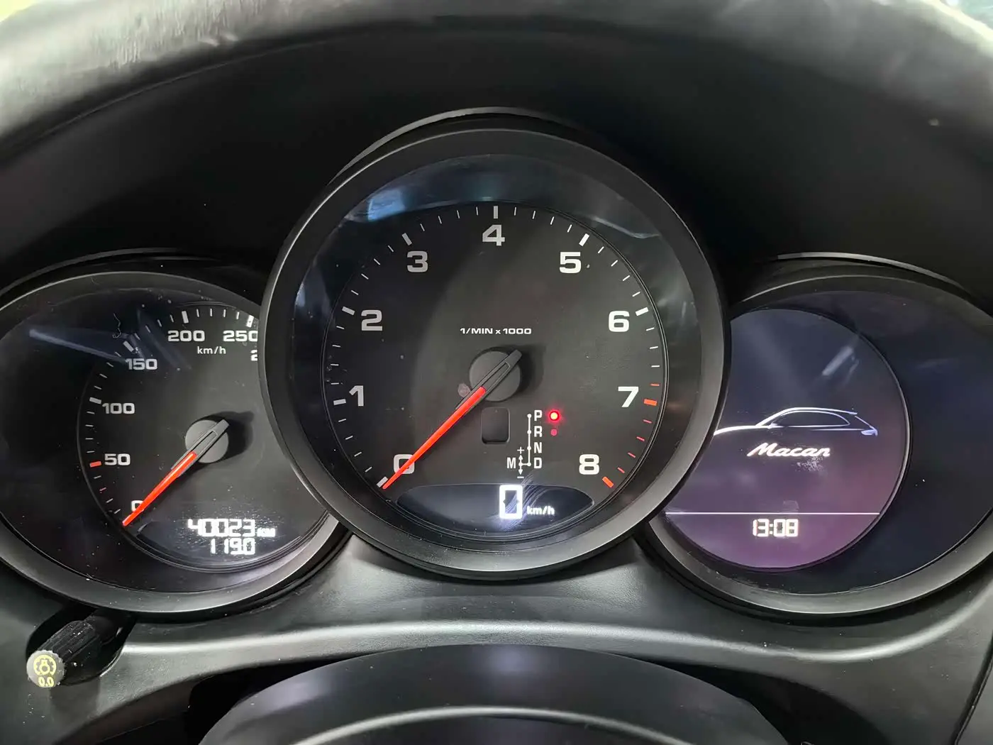 Porsche Macan 2019 — ფოტო 11/12