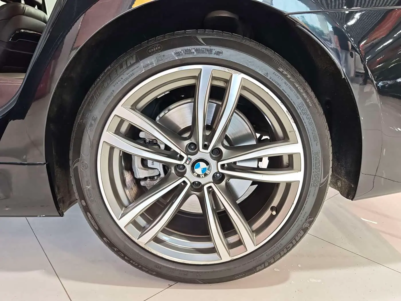 BMW 7 Series 2019 — Photo 15/16
