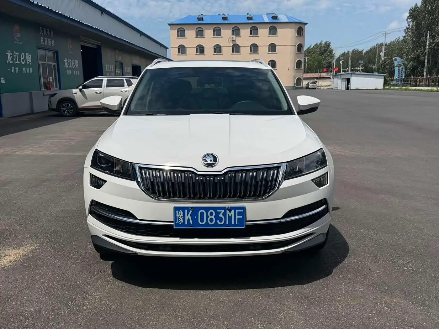 Škoda Karoq 2022 — Photo 2/19