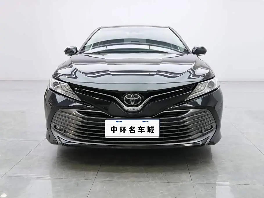 Toyota Camry 2019 — Photo 4/19