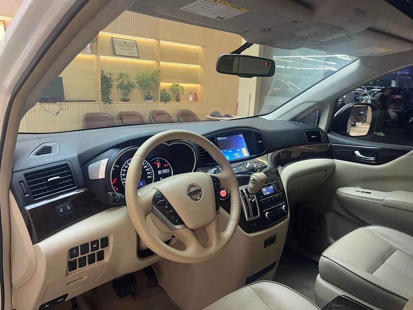 Nissan Quest 2016 — Şəkil 19/20
