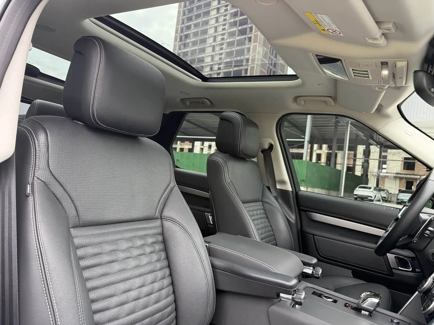 Land Rover Discovery 2022 — Şəkil 13/17
