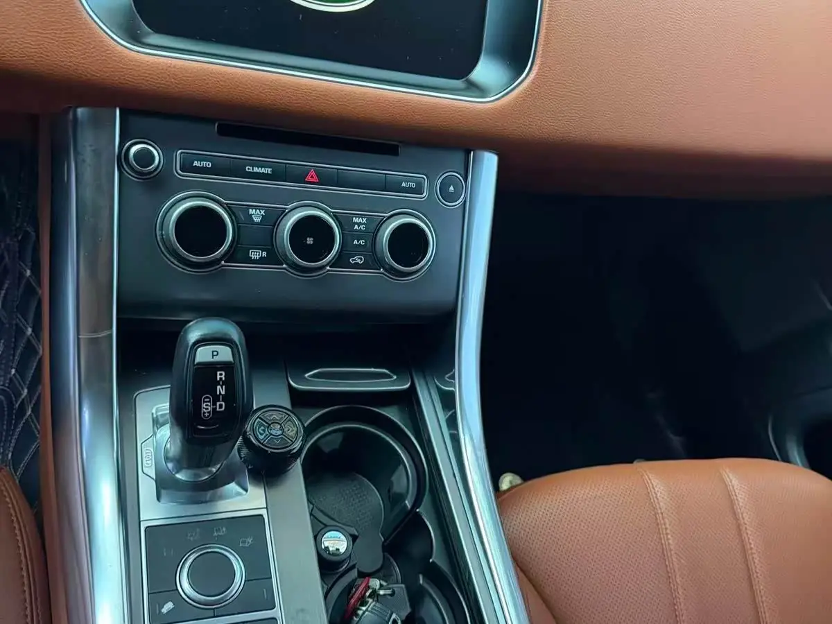 Land Rover Range Rover Sport 2018 — Şəkil 5/6