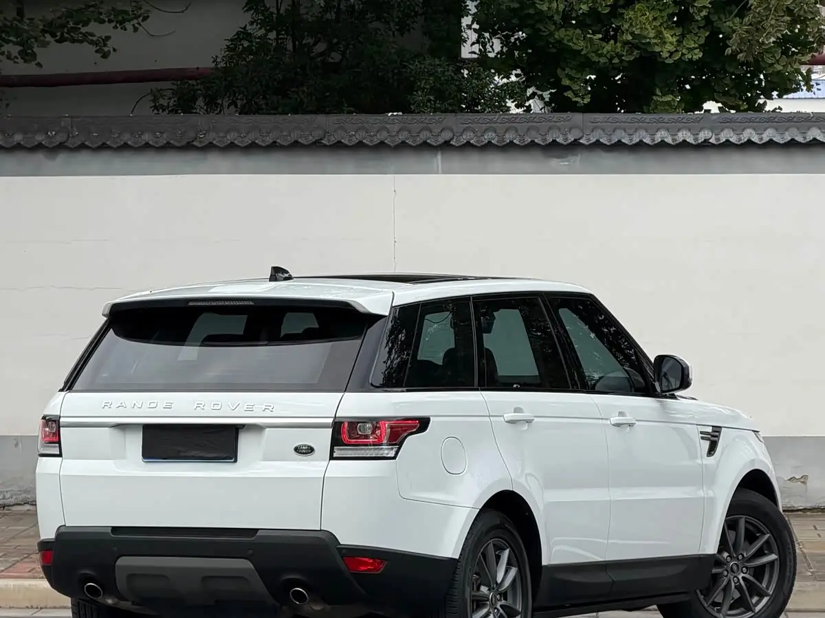 Land Rover Range Rover Sport 2017 — Фото 2/16