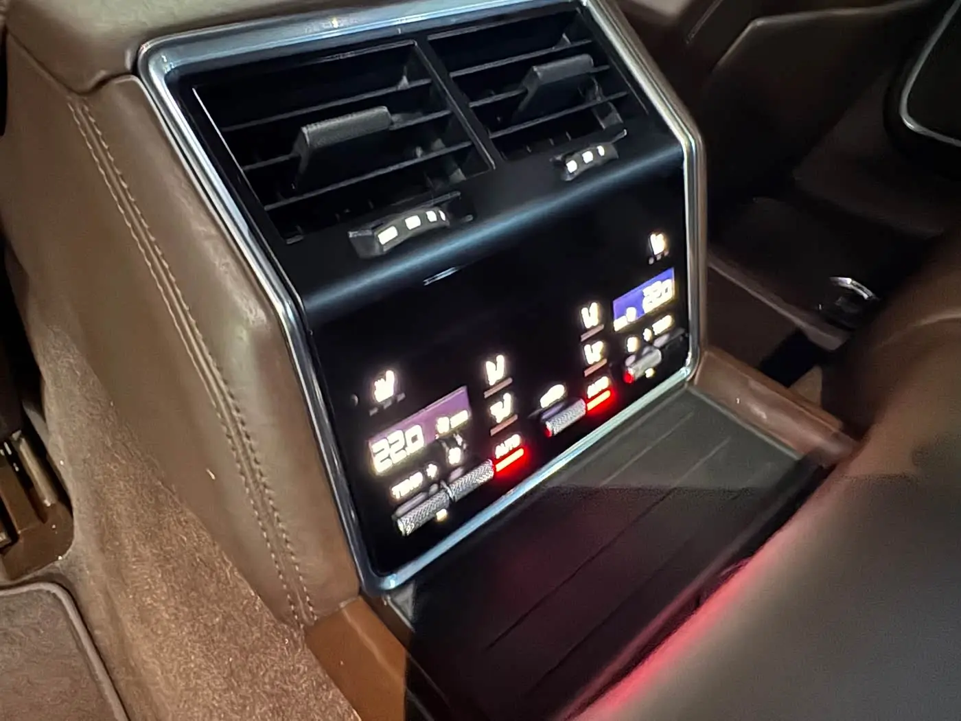 Porsche Panamera 2018 — Photo 18/19