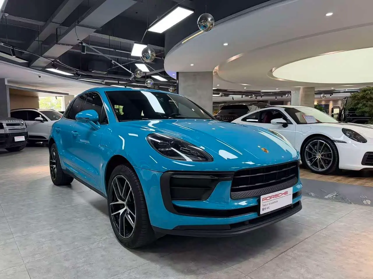 Porsche Macan 2022 — Фото 2/10