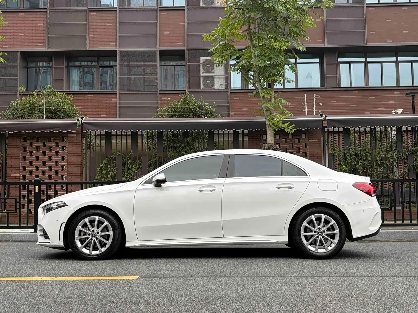 Mercedes-Benz A-Class 2021 — Фото 3/18