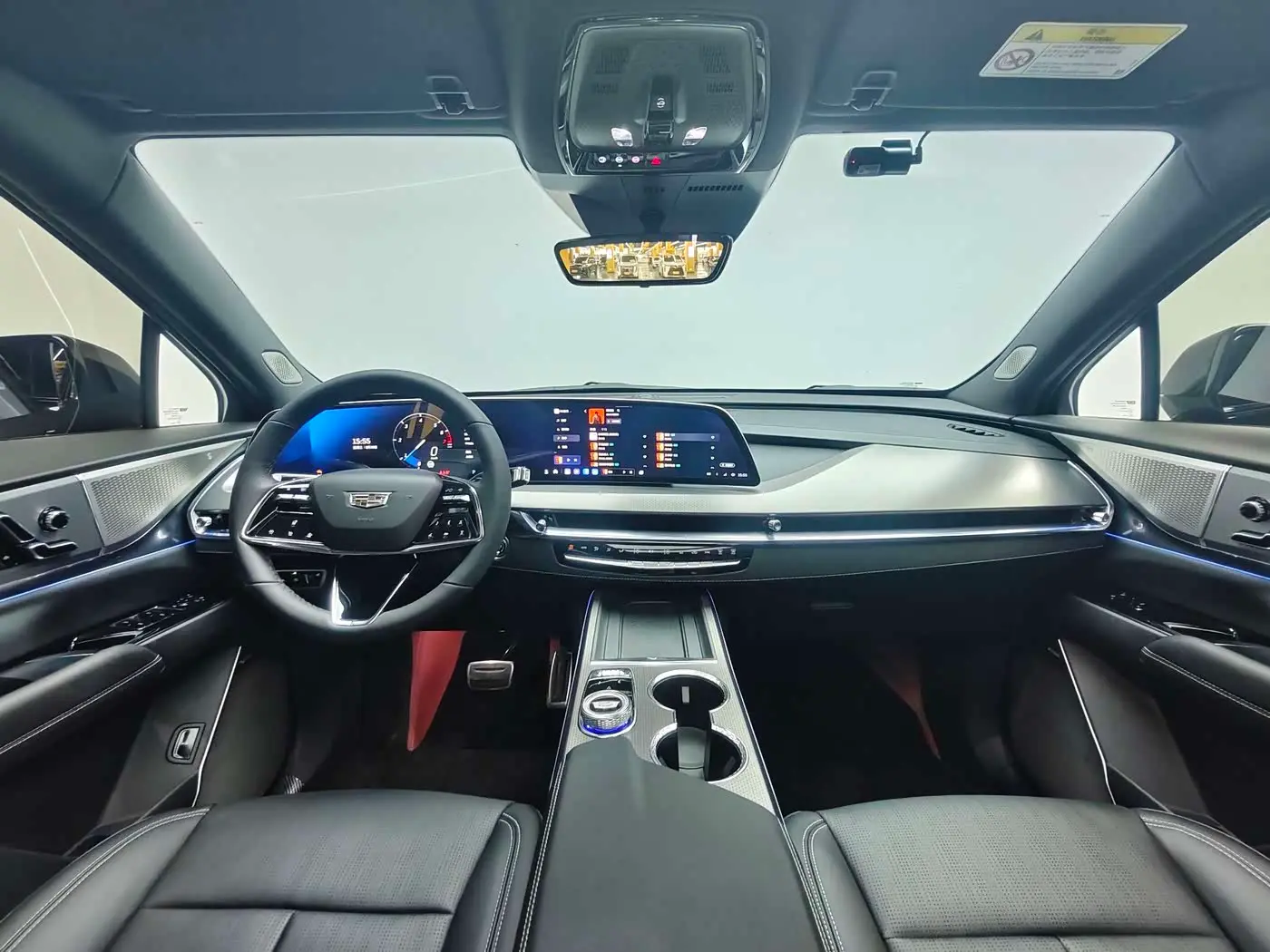 Cadillac XT5 2025 — Photo 12/16