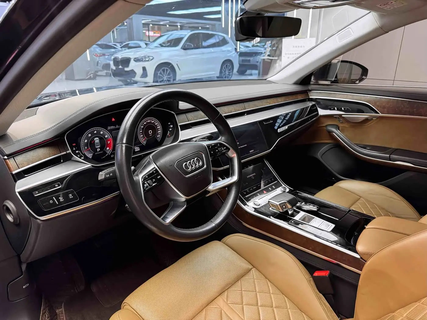 Audi A8 2021 — Фото 5/9
