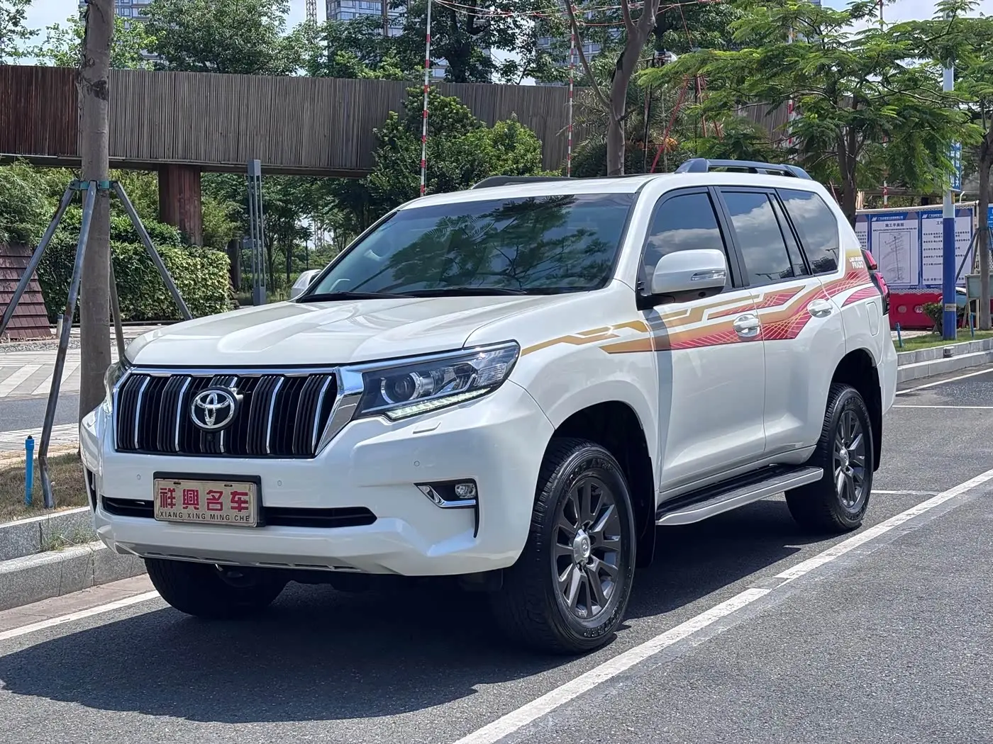 Toyota Prado 2020 — Фото 1/12