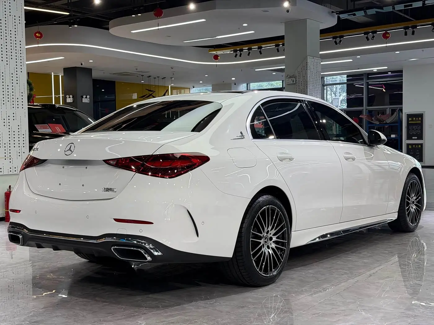 Mercedes-Benz C-Class 2024 — Photo 16/16