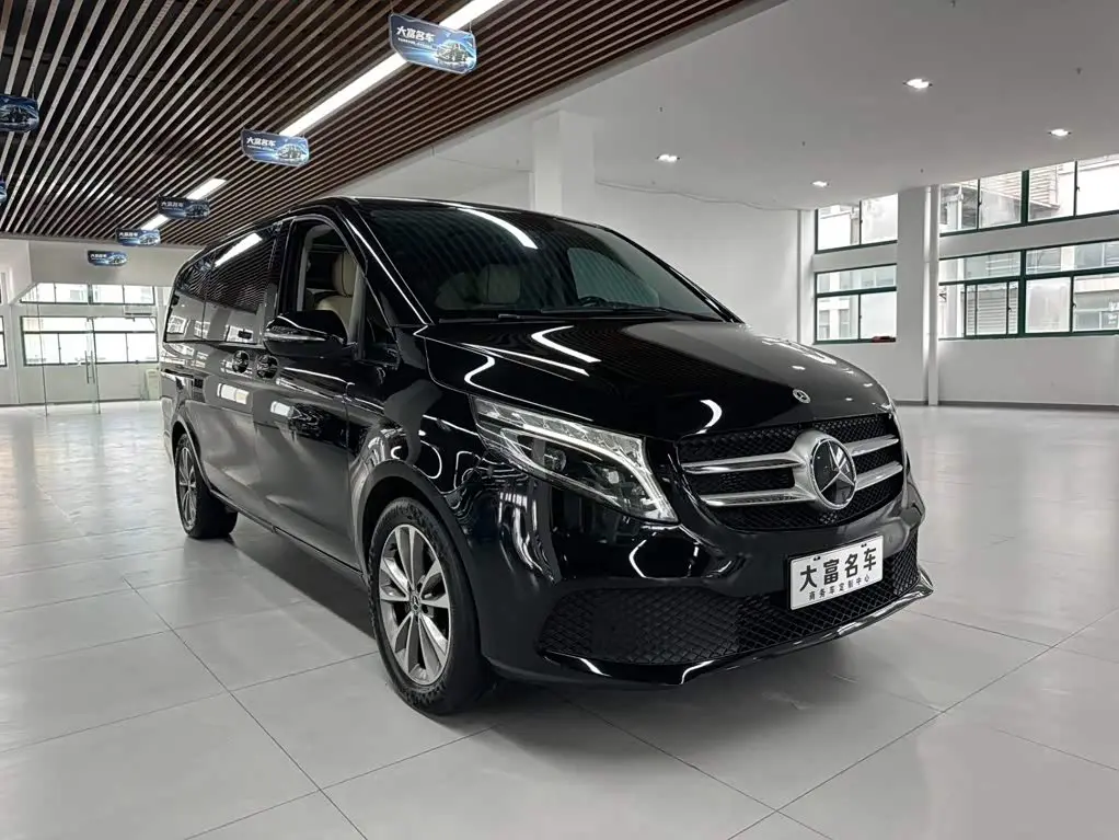 Mercedes-Benz V-Class 2022 — Photo 3/20