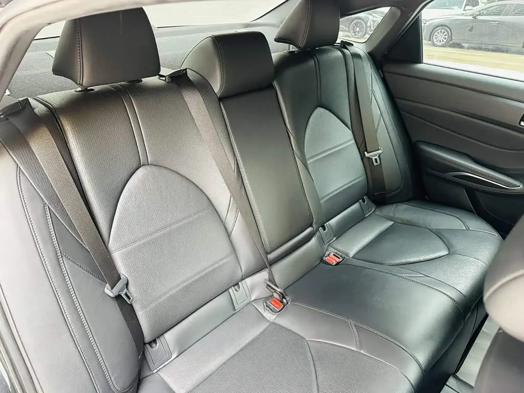 Toyota Avalon 2023 — Photo 7/20
