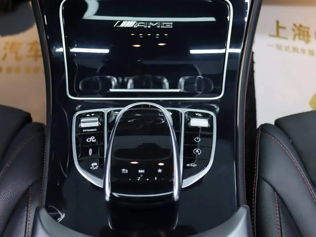Mercedes-Benz GLC AMG 2018 — Şəkil 17/20