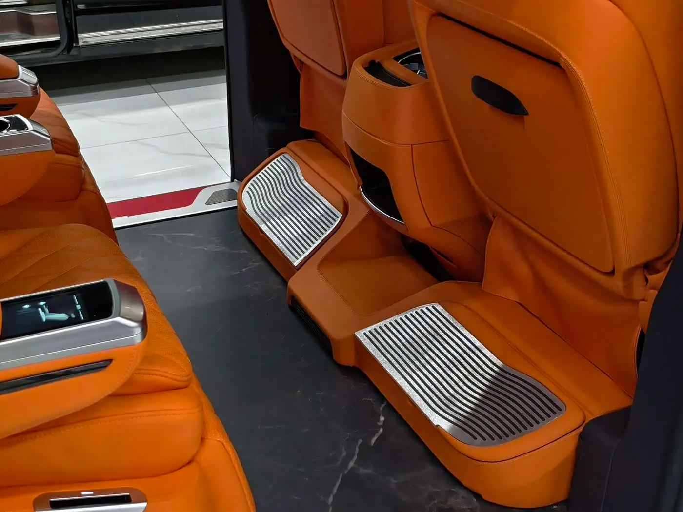 Mercedes-Benz V-Class 2021 — Фото 11/20