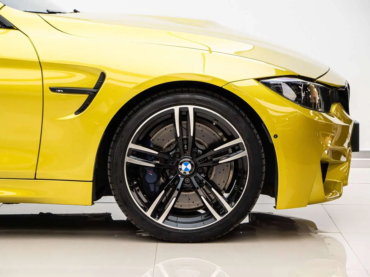 BMW M4 2017 — ფოტო 8/20
