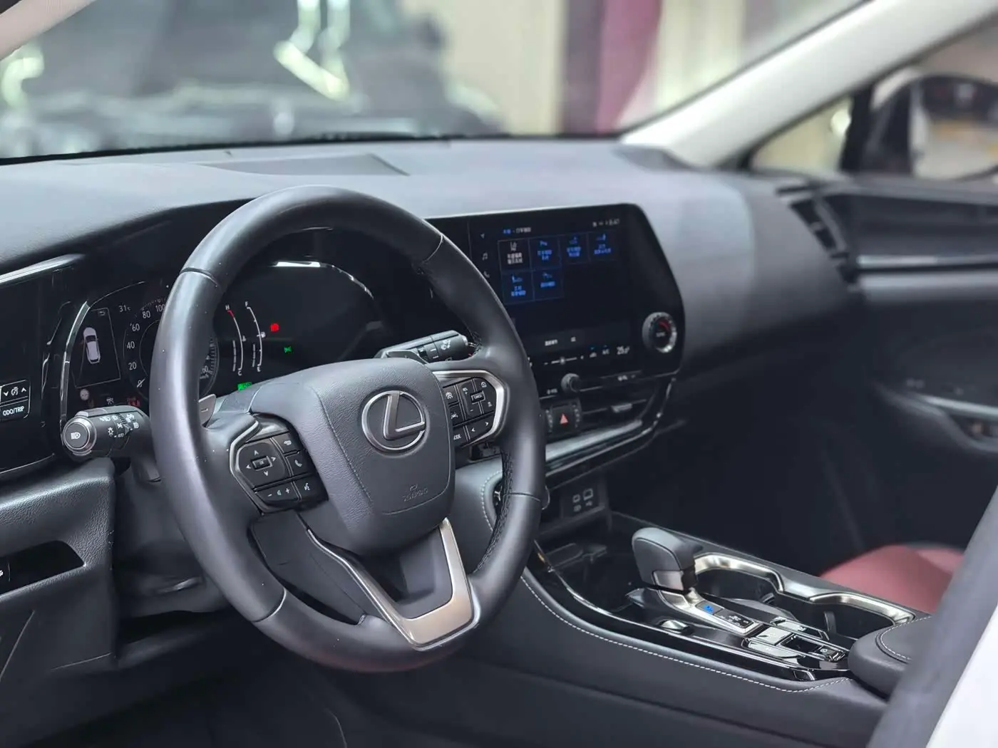 Lexus NX 2022 — Photo 14/20