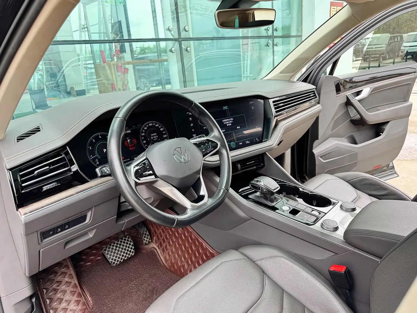 Volkswagen Touareg 2024 — Şəkil 10/19