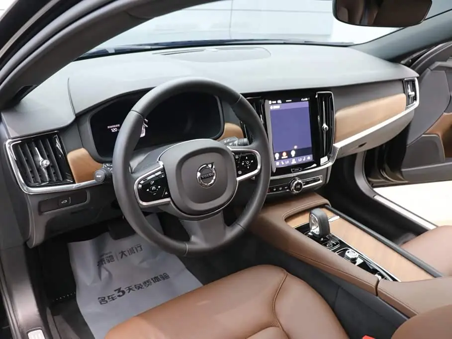 Volvo S90 2025 — Photo 13/20