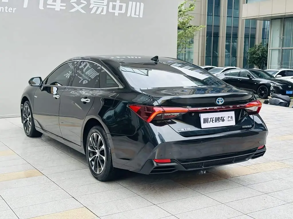 Toyota Avalon 2023 — Photo 16/20