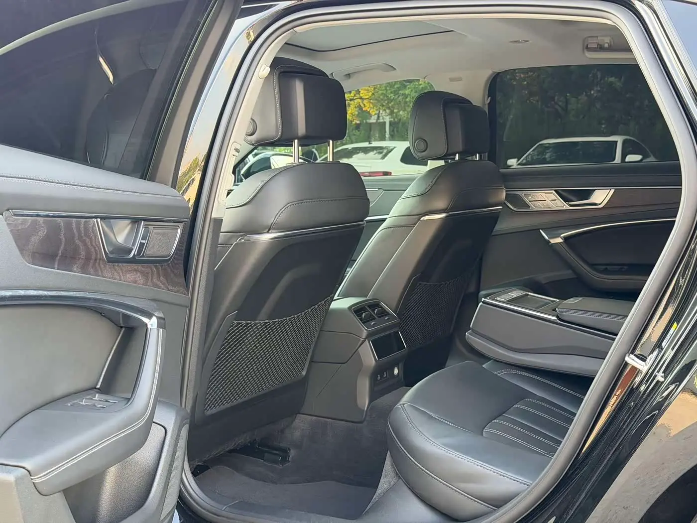 Audi A6L 2022 — Photo 6/9