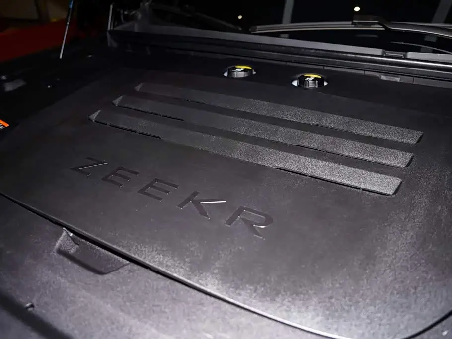 ZEEKR 9X 2025 — Photo 13/20