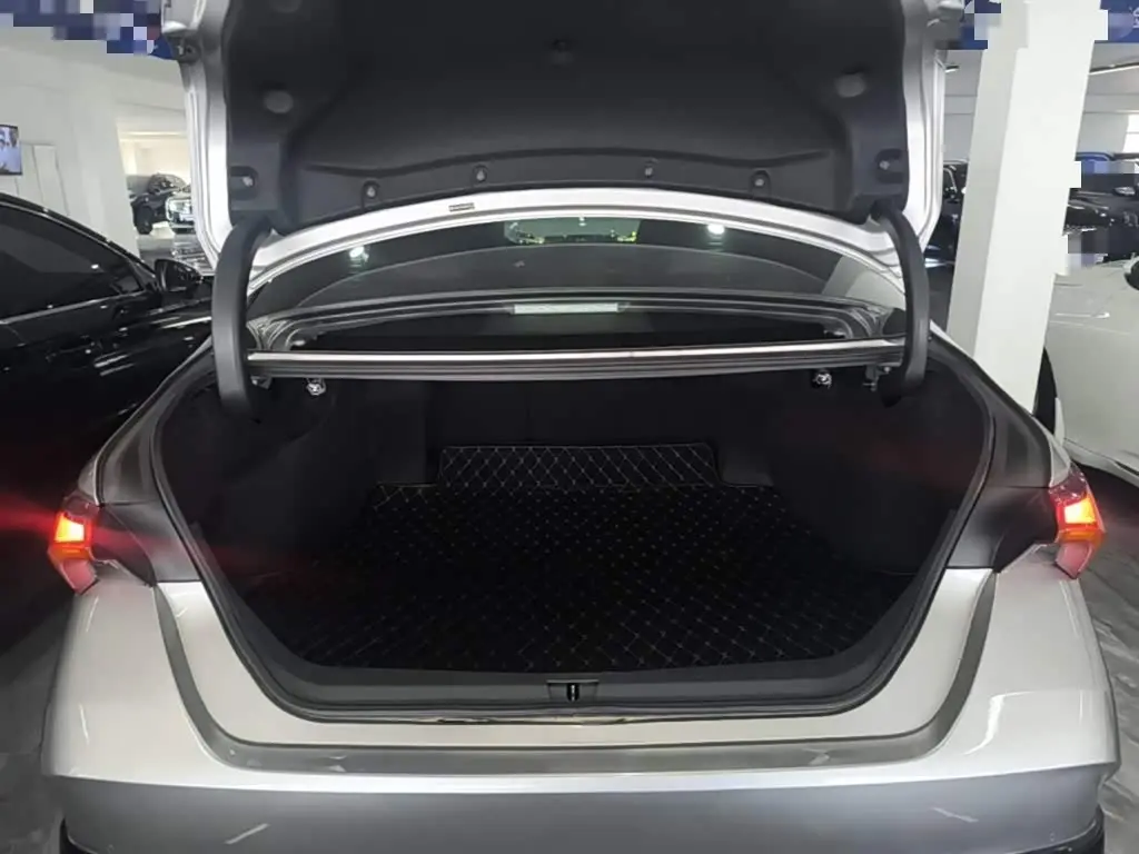 Toyota Avalon 2022 — Photo 19/20