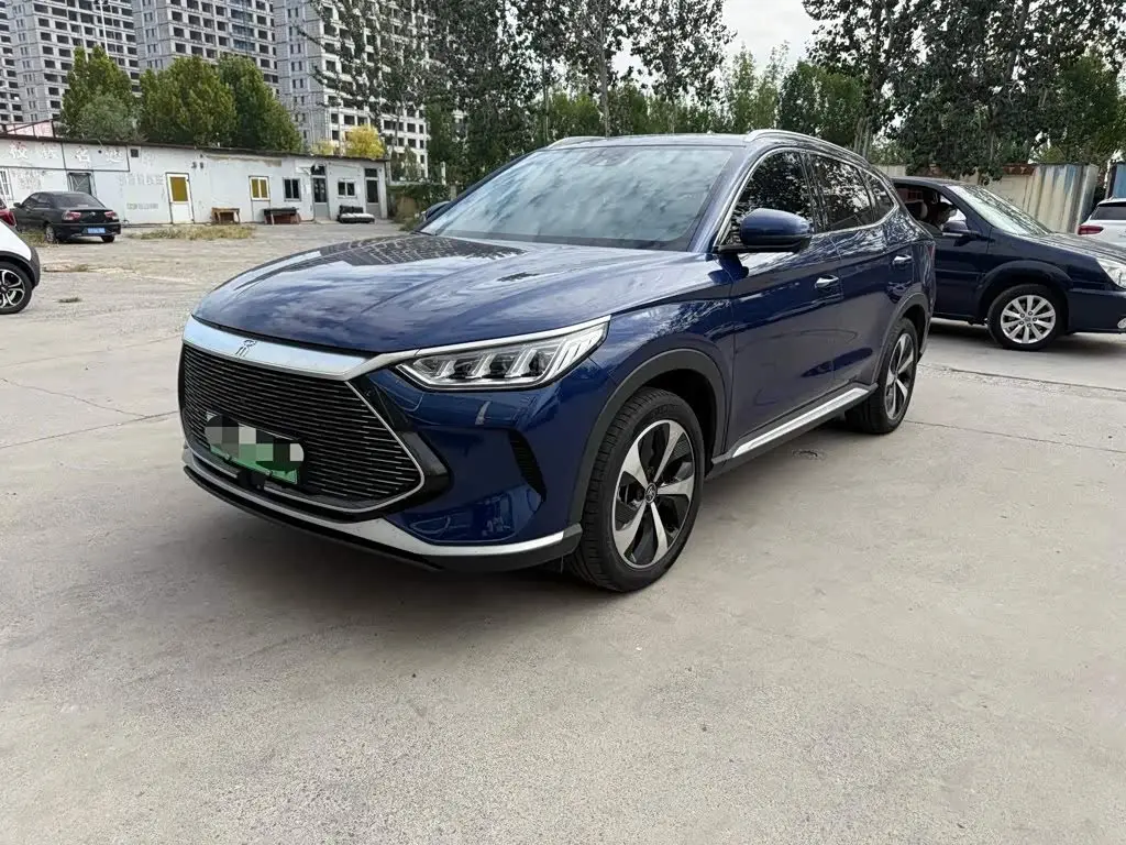 BYD Song PLUS PHEV 2023 — Photo 1/12