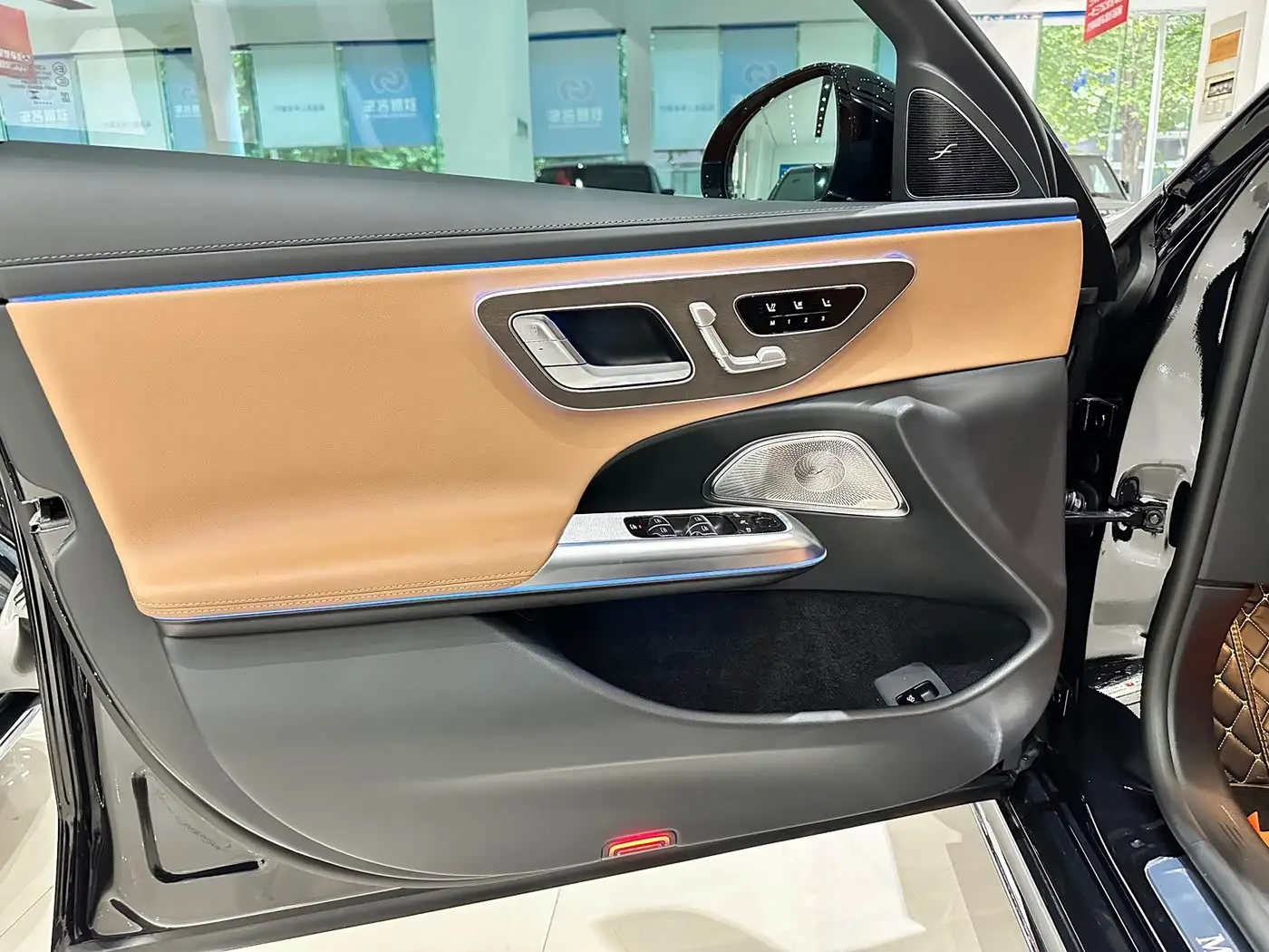Mercedes-Benz E-Class 2026 — Photo 9/20