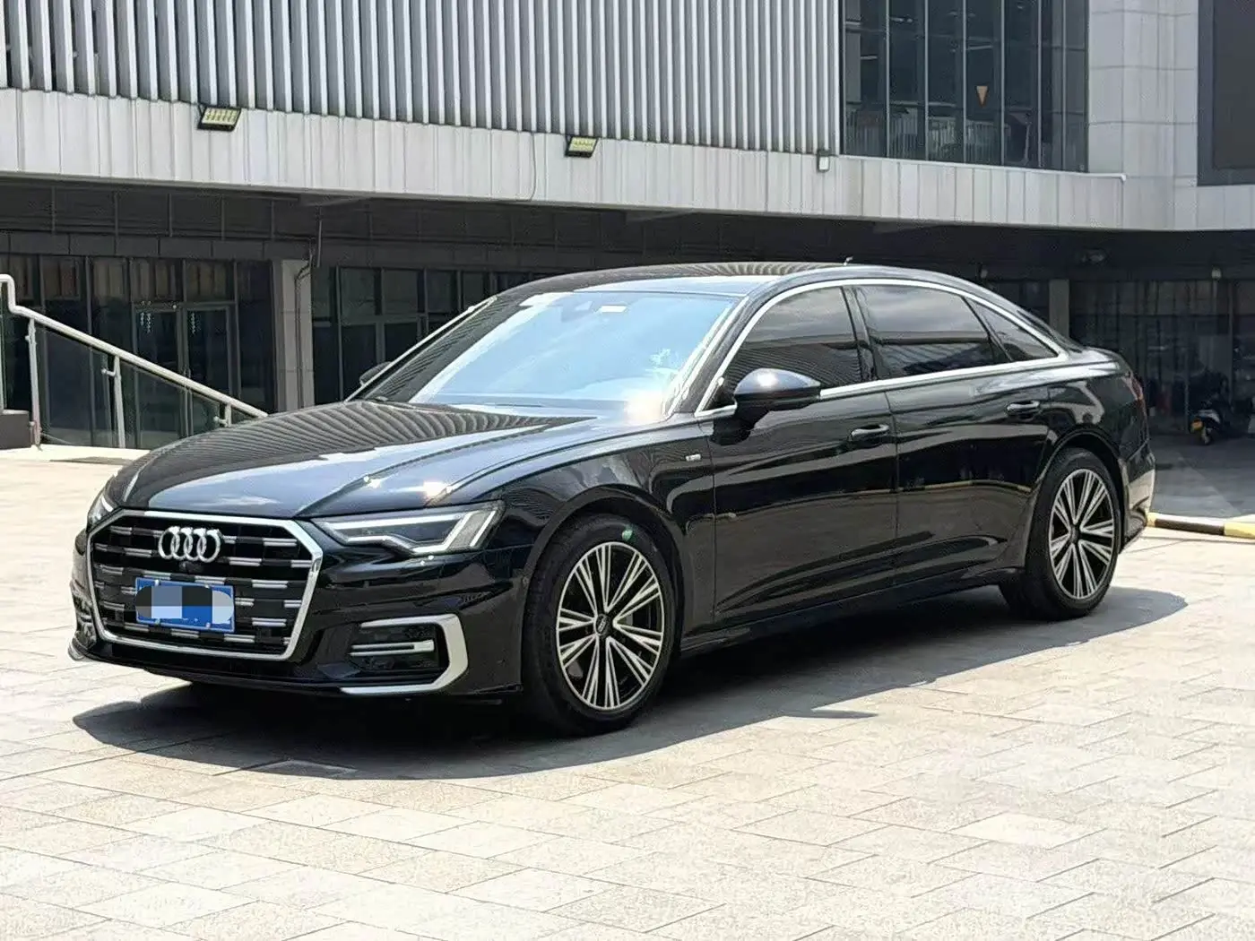 Audi A6L 2024 — Şəkil 1/9