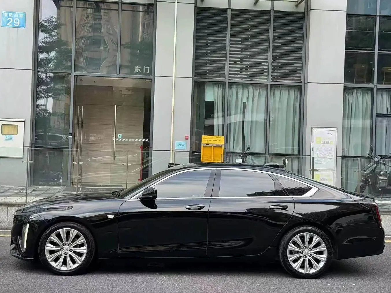 Cadillac CT6 2023 — ფოტო 2/9